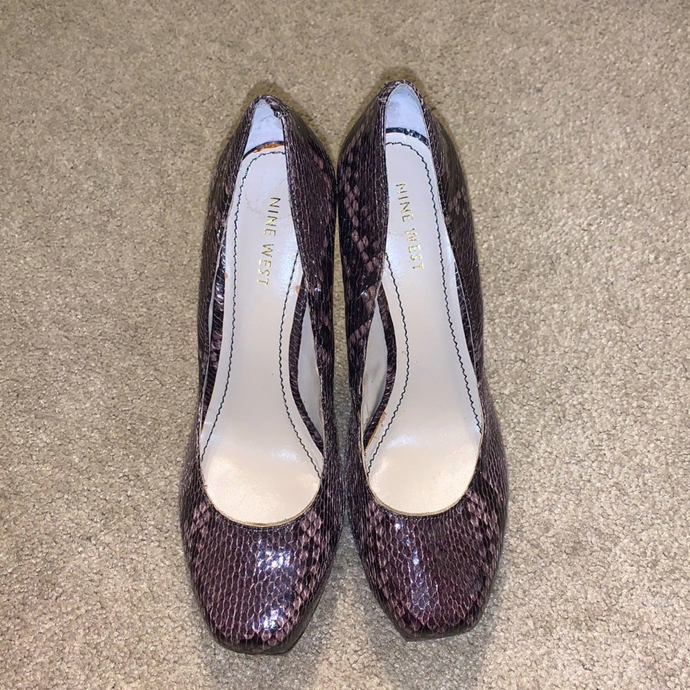 ⭐️NINE WEST SNAKE SKIN HEELS